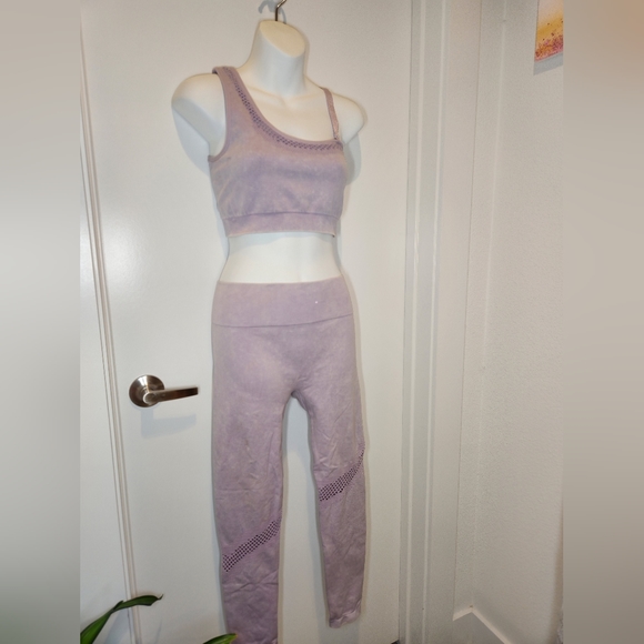 Lavender Fashion Nova athletic set - Picture 2 of 3
